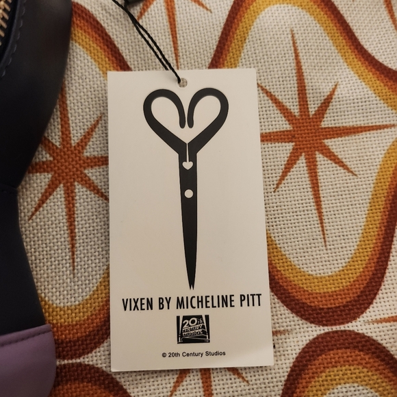 Micheline Pitt Edward Scissorhands snow globe purse - Picture 6 of 6